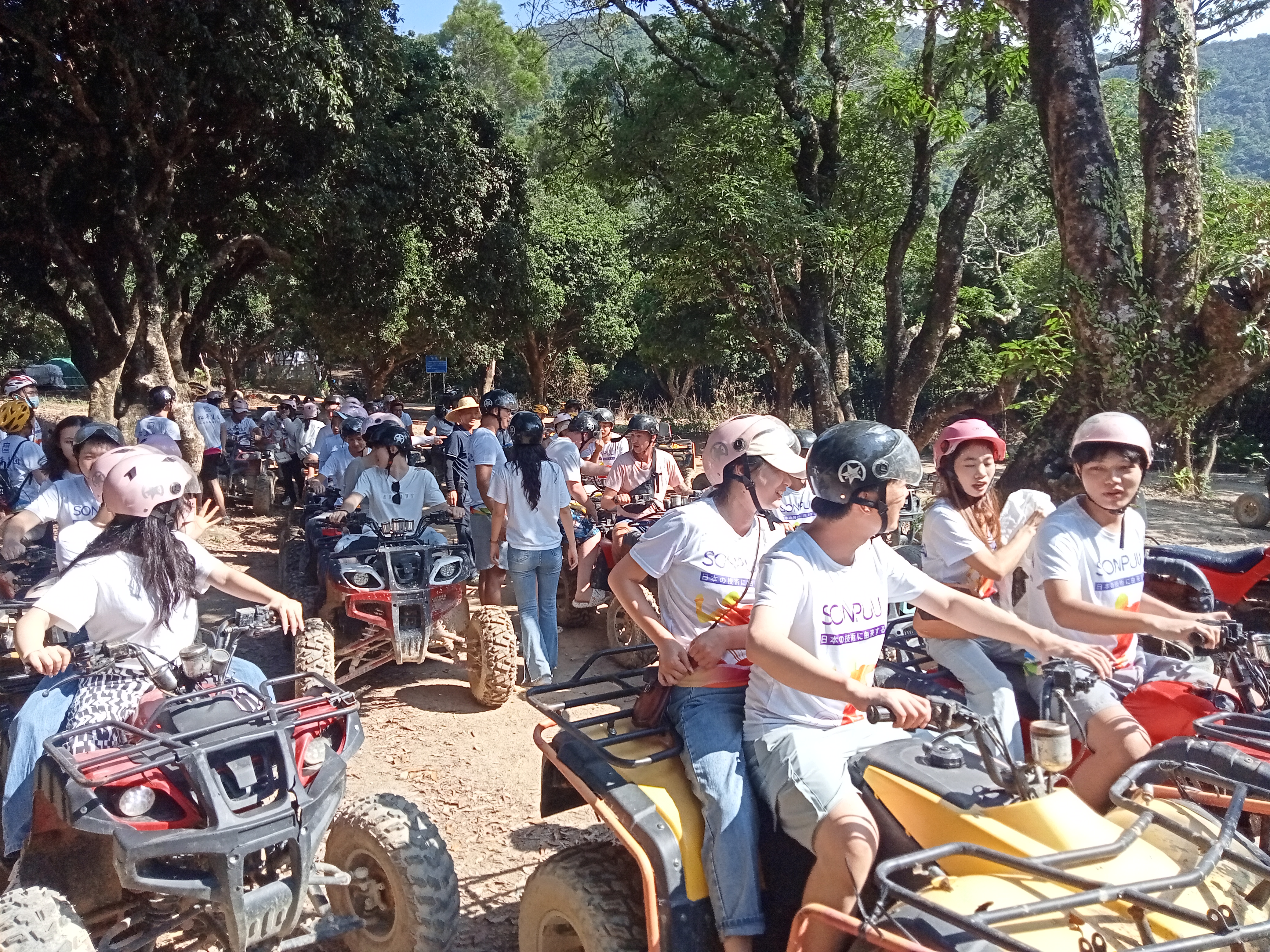 2023松普集團團建越野車